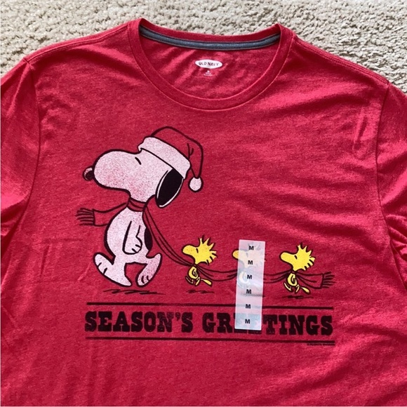 Men’s Old Navy Peanuts Holiday Tee - Picture 2 of 5